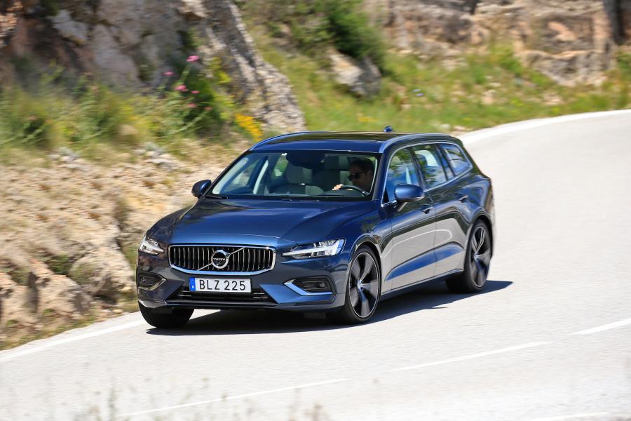  Volvo V60 D4 Inscription 2018 года  (WW) (фото 8 из 40)